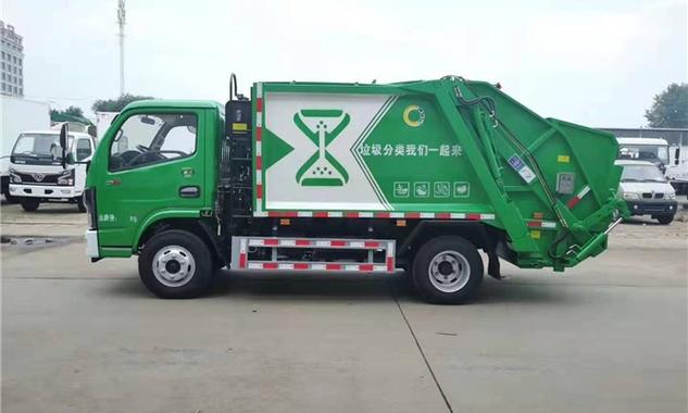 压缩垃圾车 城市清洁的幕后功臣